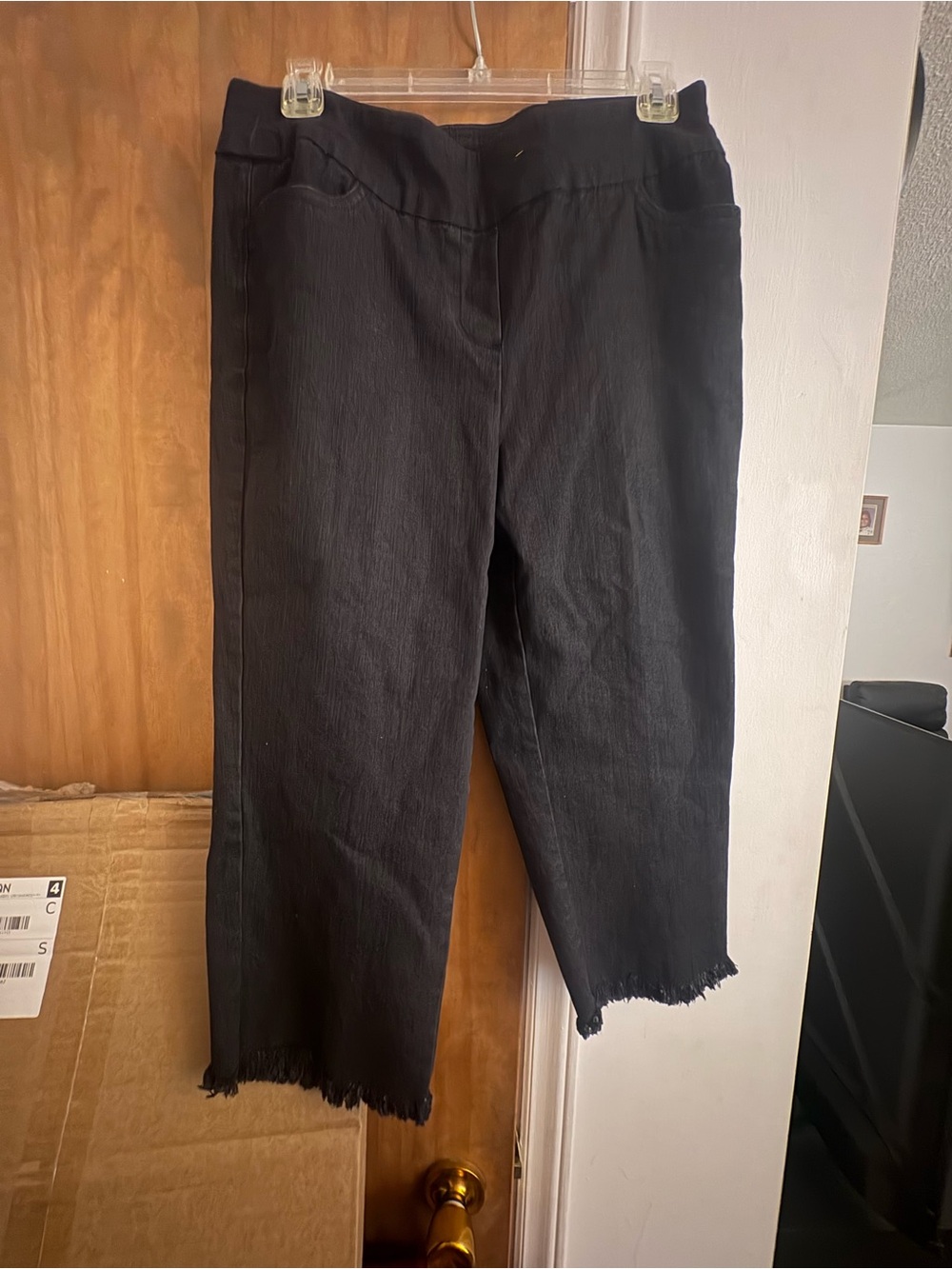 Alfred Dunner Black Cropped Ankle Jeans
